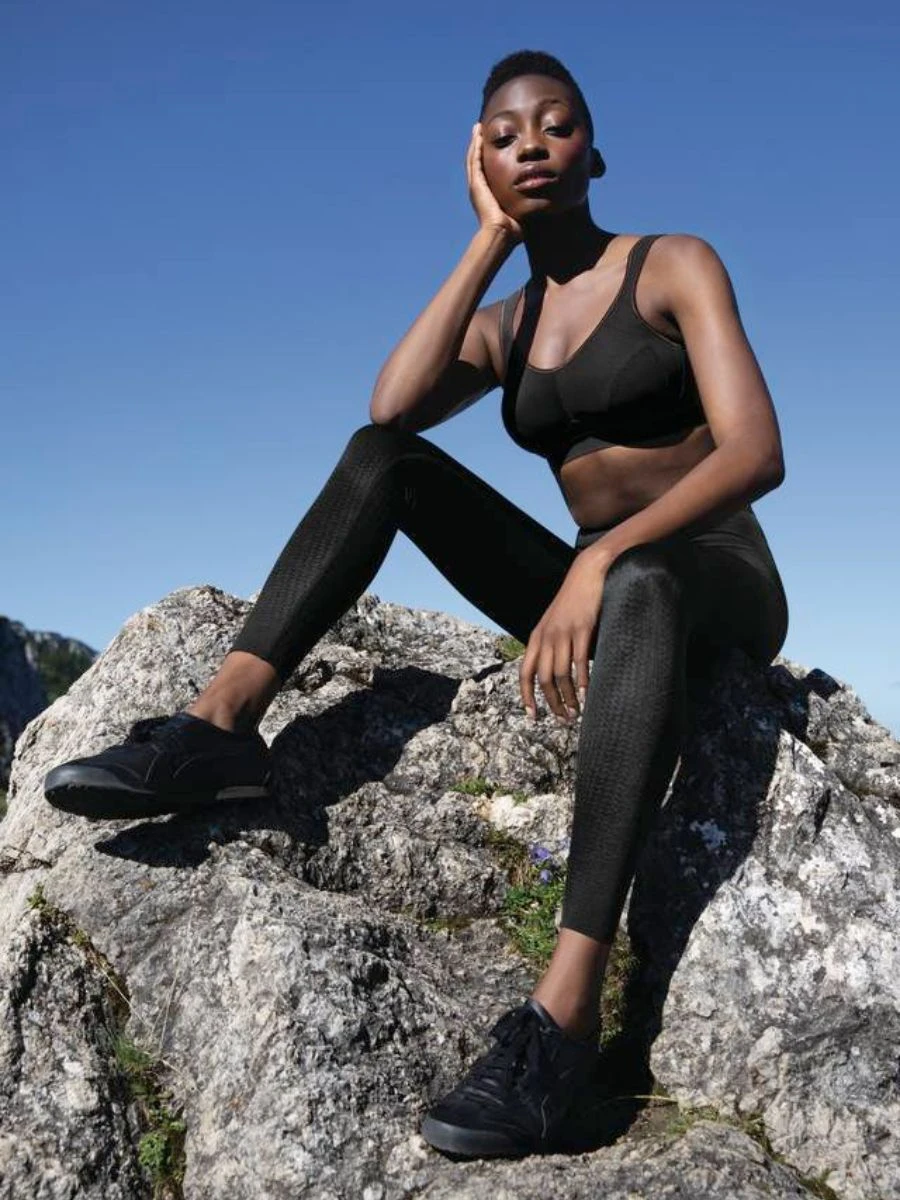 ANITA Extreme Control Sports Bra - Black/Gold 2 ANITA Extreme Control Sports Bra - Black/Gold - Image 2