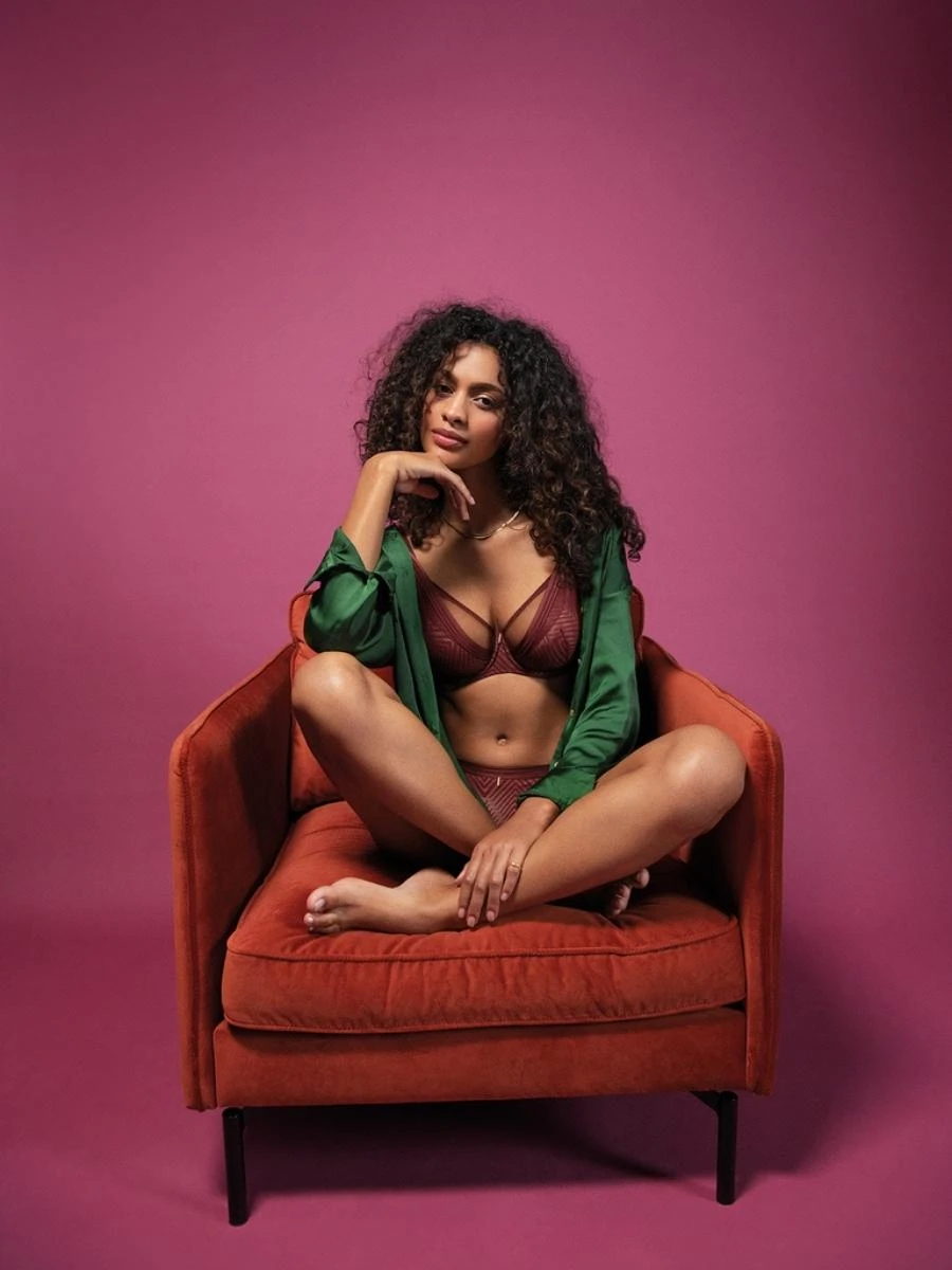 FREYA Tailored High Apex Plunge Bra - Dark Cherry 3 FREYA Tailored High Apex Plunge Bra - Dark Cherry - Image 3